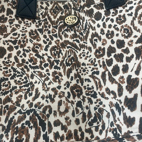 Lilly Pulitzer winstead cheetah print tote! - Picture 5 of 10